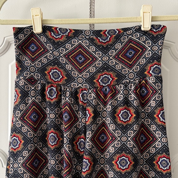 Geometric Patterned Flowy Pants - Picture 6 of 6